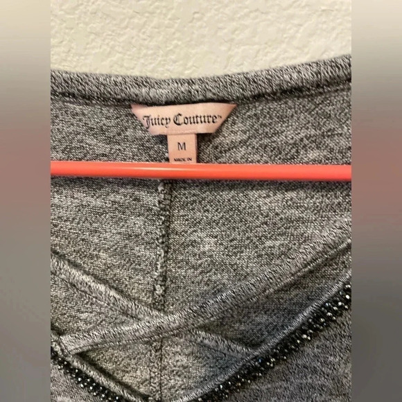 Juicy Couture women’s  Y2K grey V-neck beaded top size M - Picture 2 of 3